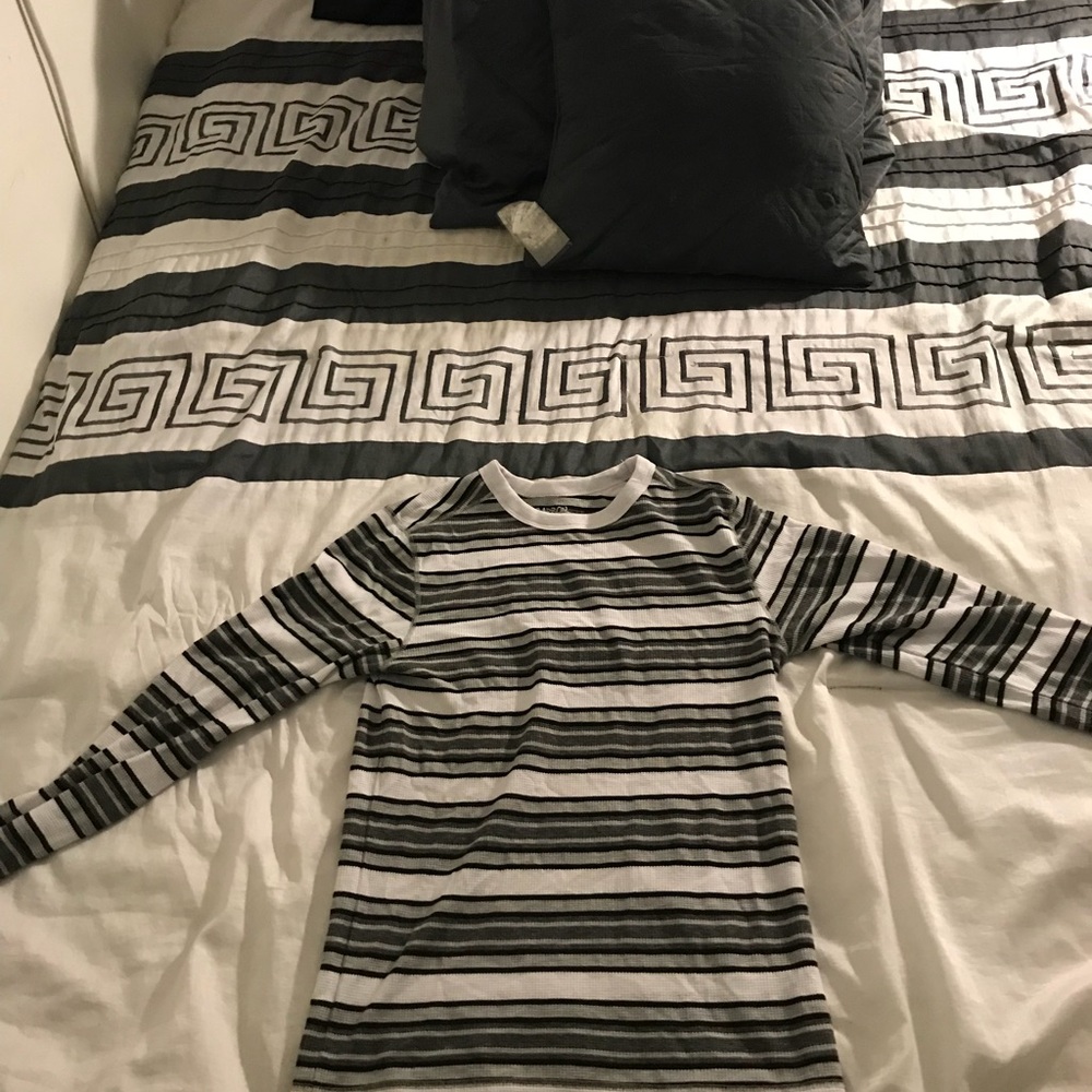 Black gray and white long sleeve thermal